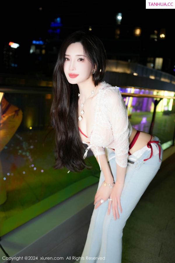 周妍希 奶瓶土肥圆 [XiuRen]高清写真图 2024.07.12 No.8846 Carol周妍希X 牛仔裤美腿第22张图片